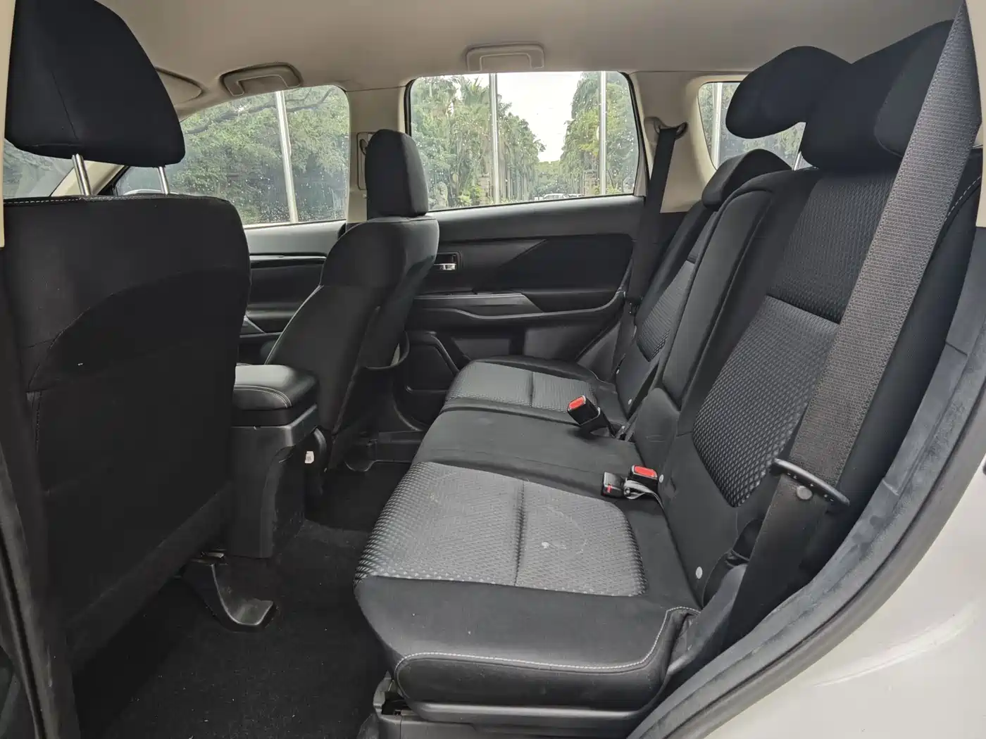 Mitsubishi Outlander 2021 2.0L FWD Comfort Edition 5-seater фото 13