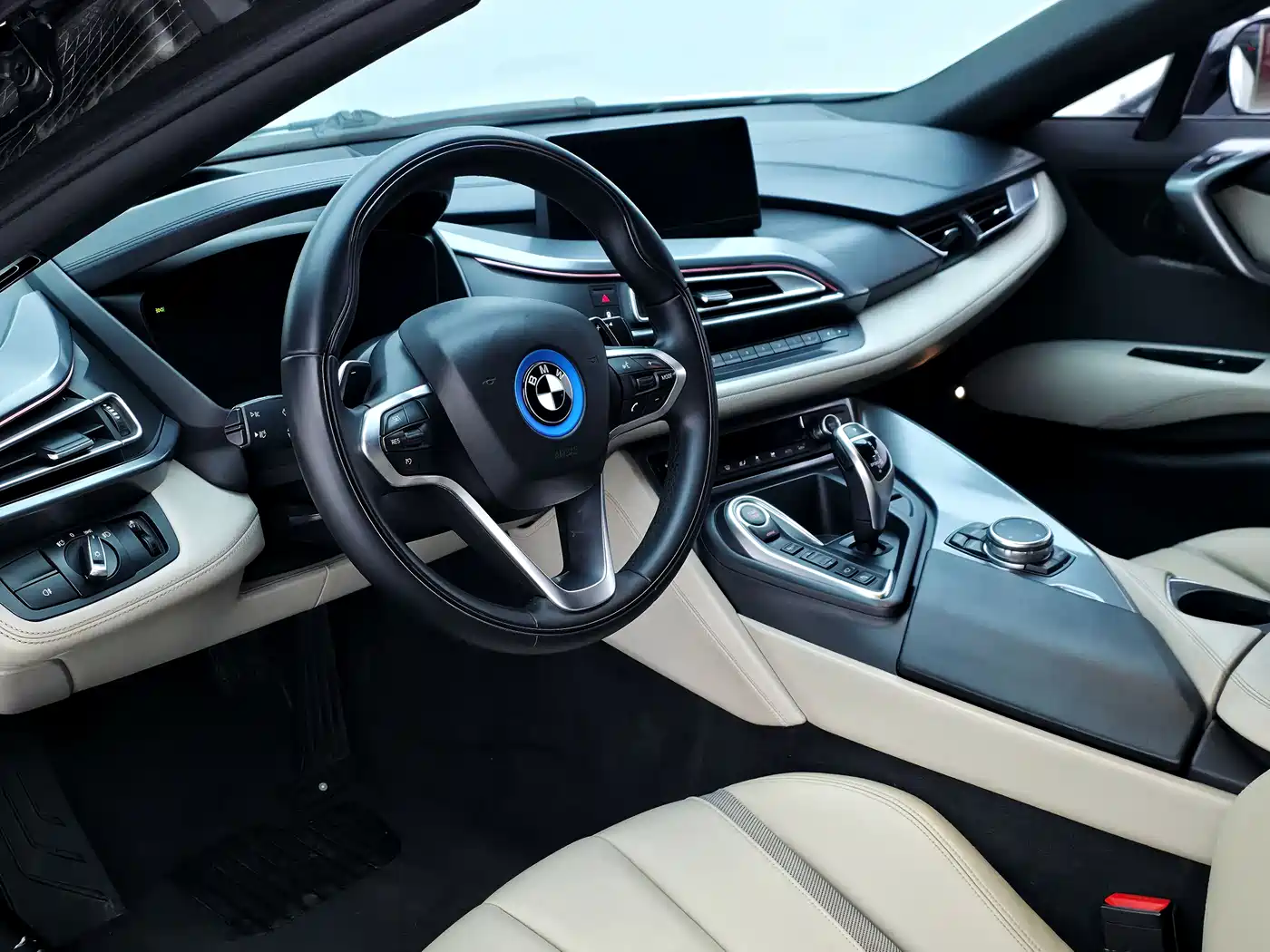 BMW i8 2014 Standard фото 38