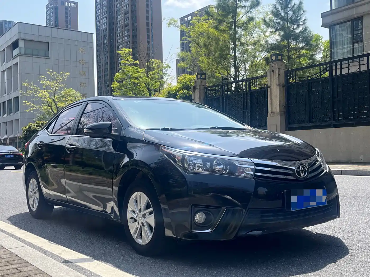 Toyota Corolla 2014 1.6L CVT GL фото 3