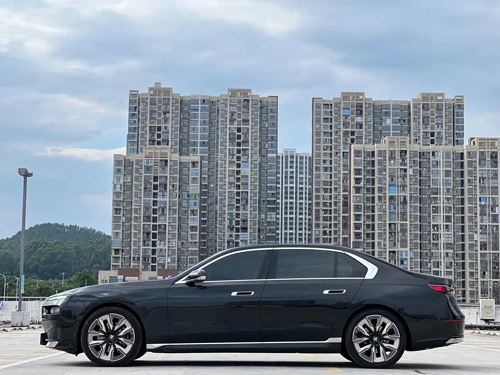 Фото 12 - BMW 7 Series