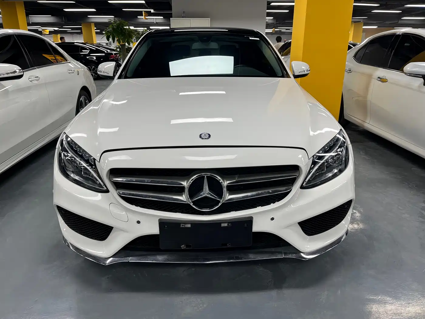 Mercedes-Benz C-Class 2015 Facelift C 200 L Sport фото 2
