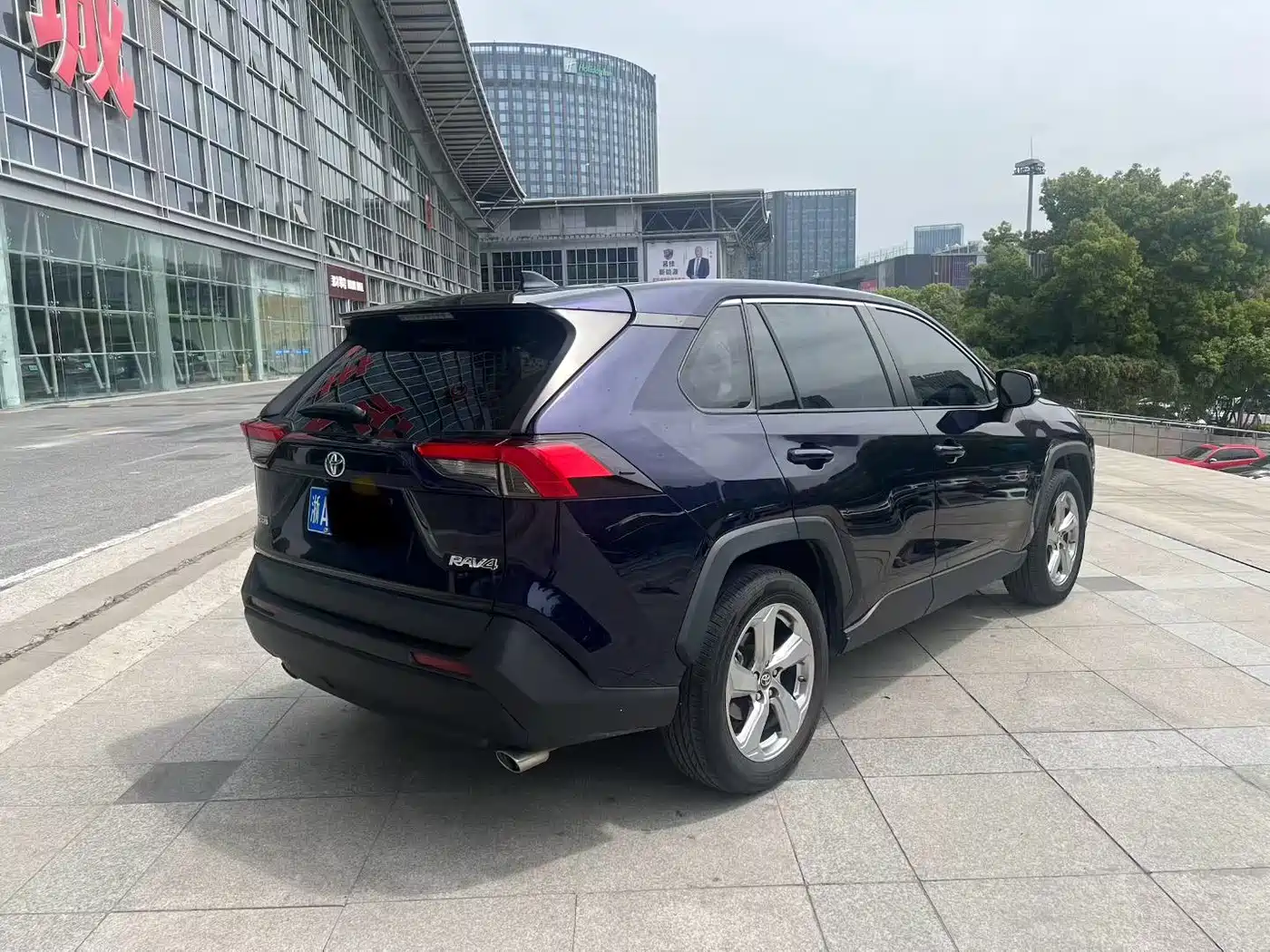 Toyota RAV4 Rongfang 2022 2.0L CVT 2WD Trend Edition фото 3