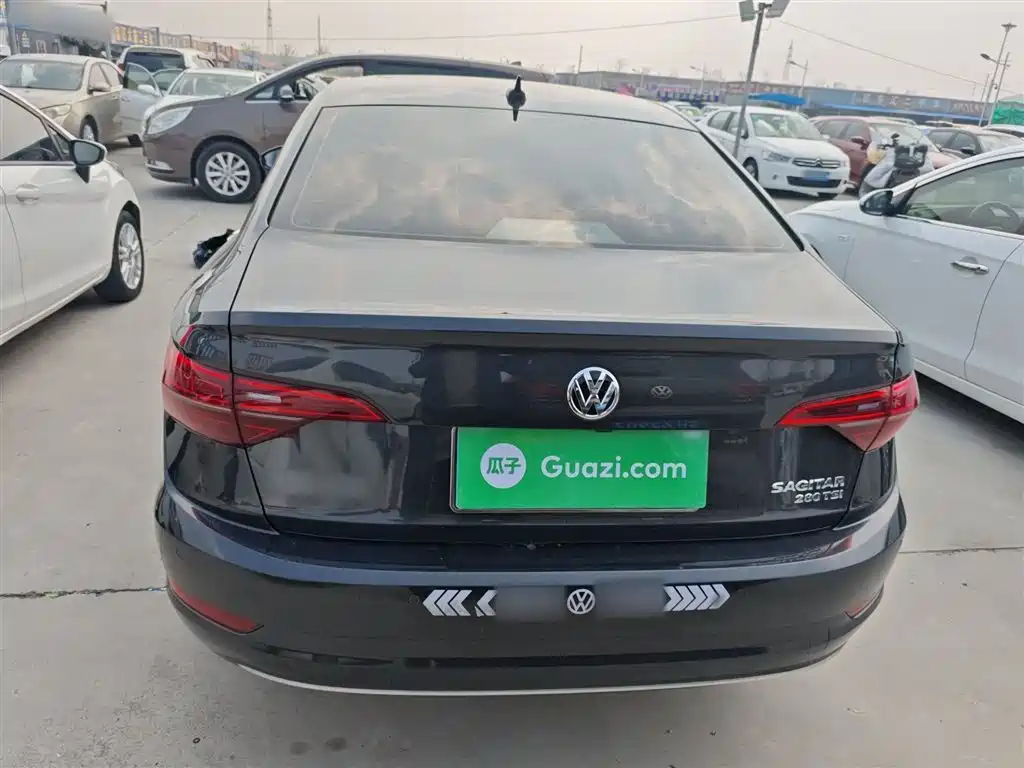 VOLKSWAGEN SAGITAR
