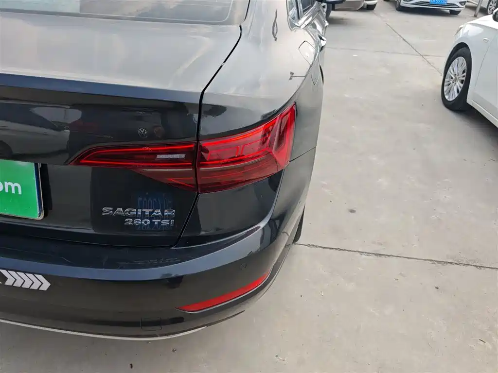 Volkswagen Sagitar 2021 280TSI DSG Surpassing Edition фото 24