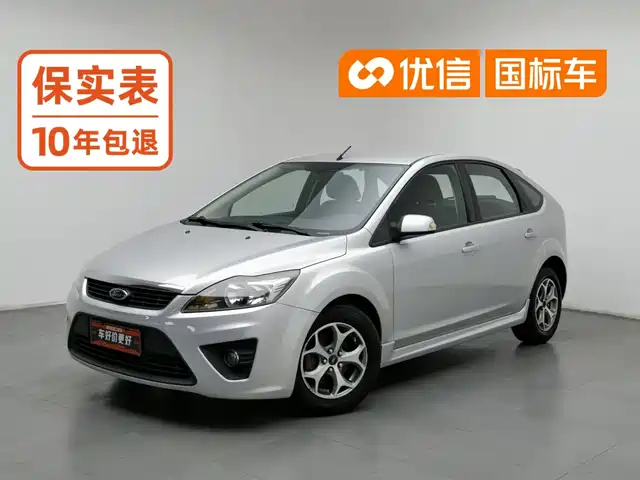 Ford Focus 2011 Hatchback 1.8L Manual Classic — фото 1