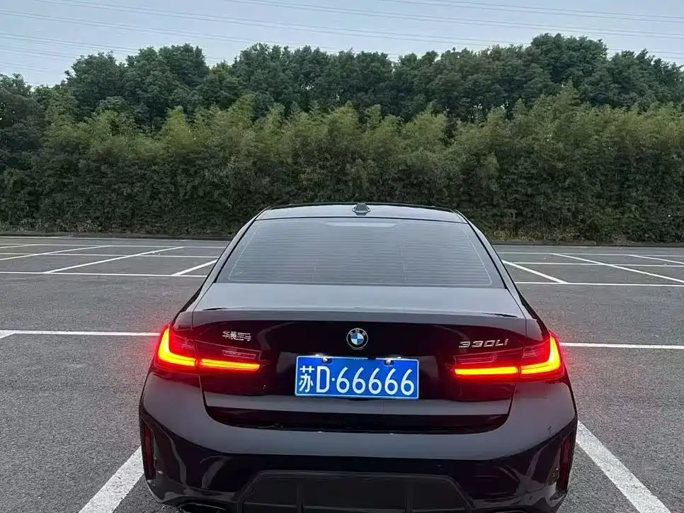 BMW 3 Series 2025 330Li M Sport Night Edition фото 8