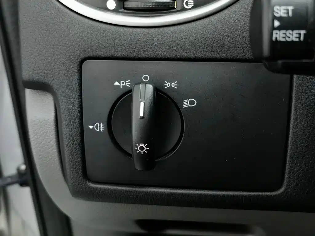 Ford Focus 2010 2011 Hatchback 1.8L Manual Classic