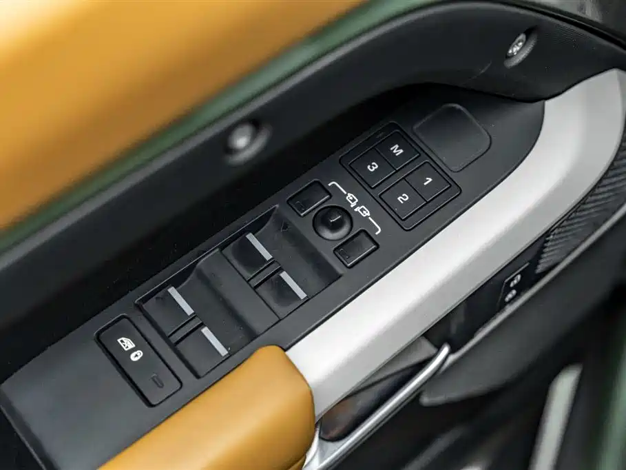 Land Rover Defender 2023 Facelift 110 3.0T P400 X-DYNAMIC HSE фото 15