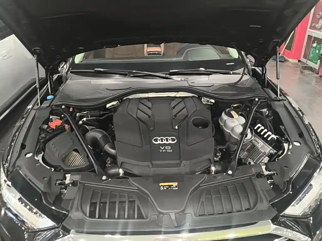 Фото 20 - Audi A8