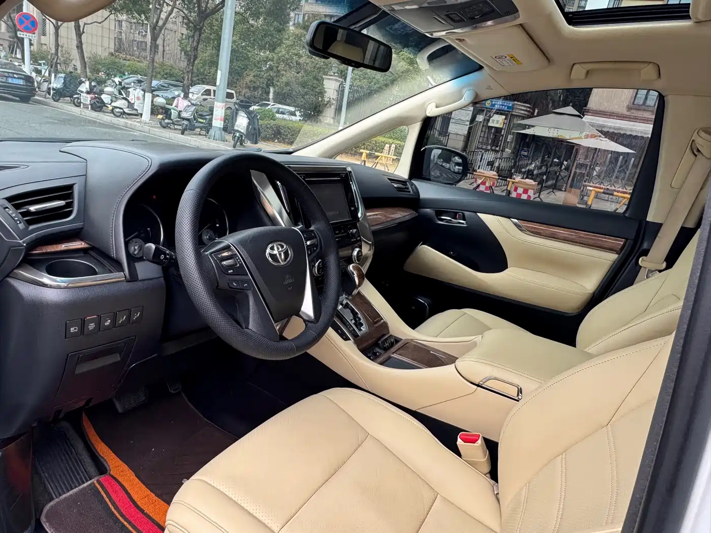 Toyota Alphard 2018 3.5L Premium фото 14