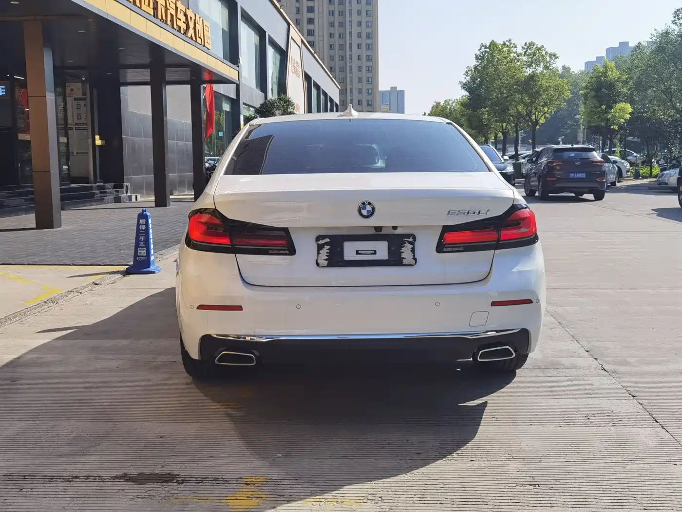 BMW 5 Series 2023 530Li Leading Luxury Package фото 10