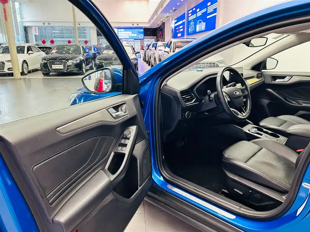 Photo 20 - Ford Focus