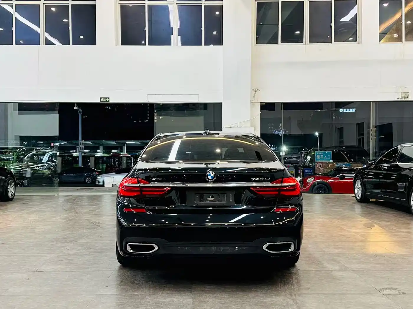 BMW 7 Series 2018 740Li xDrive Premium Type M Sport Package фото 5