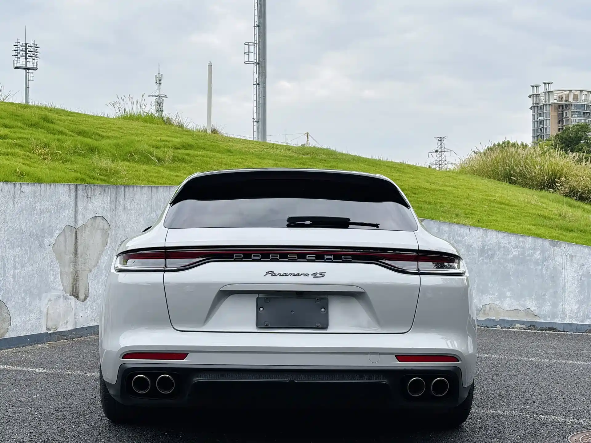 Photo 10 - Porsche Panamera