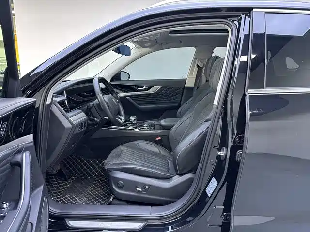 Hongqi HS5 2022 Facelift 2.0T Smart Flag Enjoyment Edition фото 4