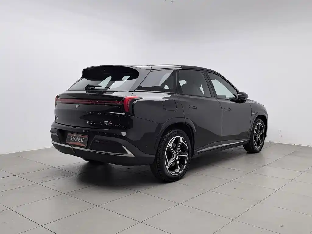 Nezha Auto Nezha L 2025 2024 Extended Range 310 Flash Charge Red Edition