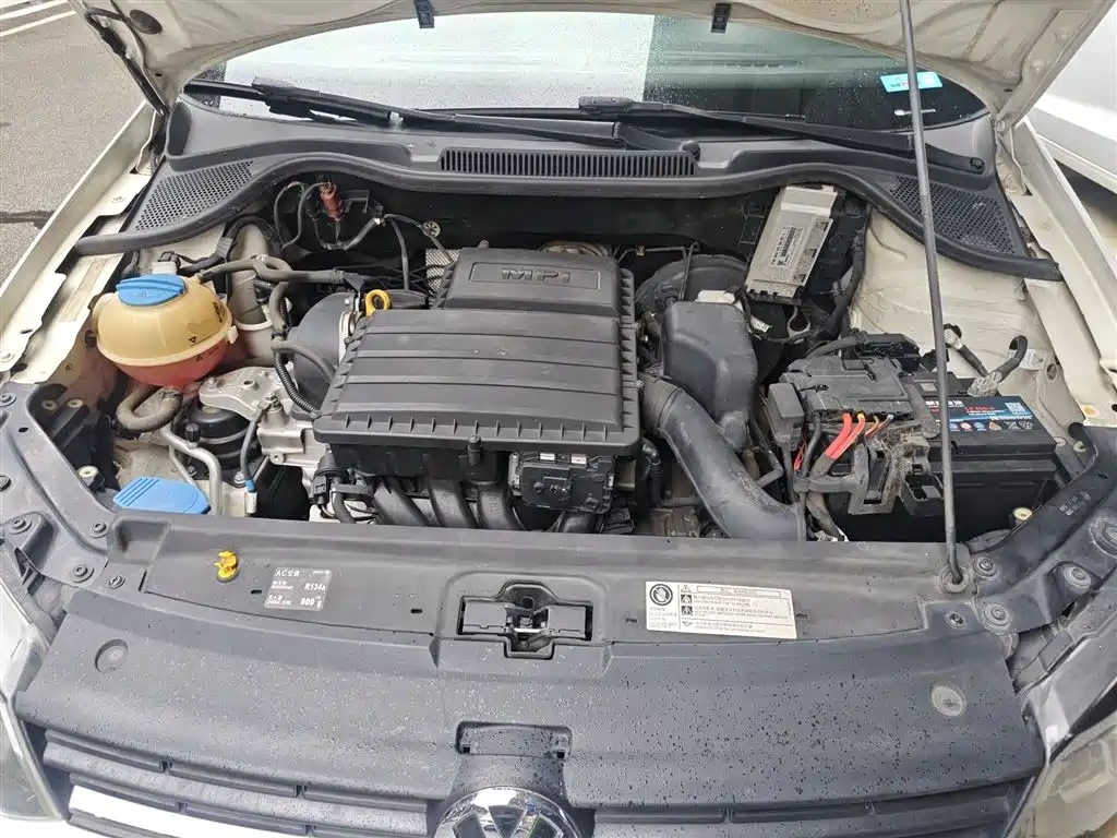 Volkswagen Polo 2016 1.4L Automatic Trend фото 20