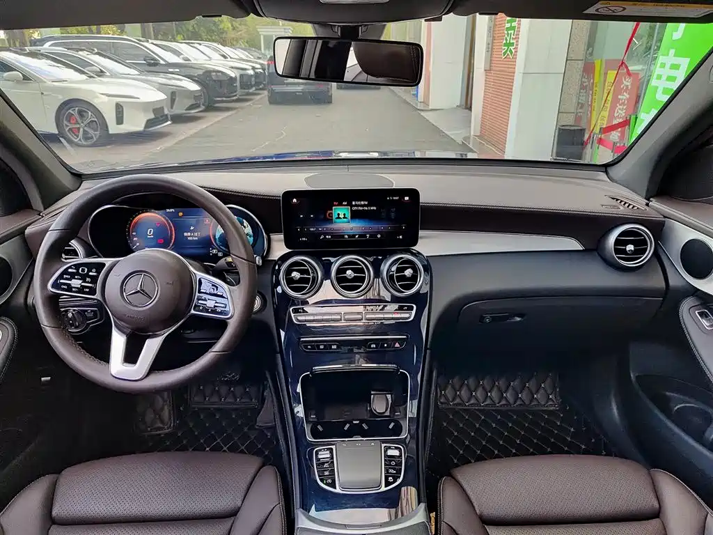 Mercedes-Benz GLC 2020 Facelift GLC 260 L 4MATIC Dynamic фото 10