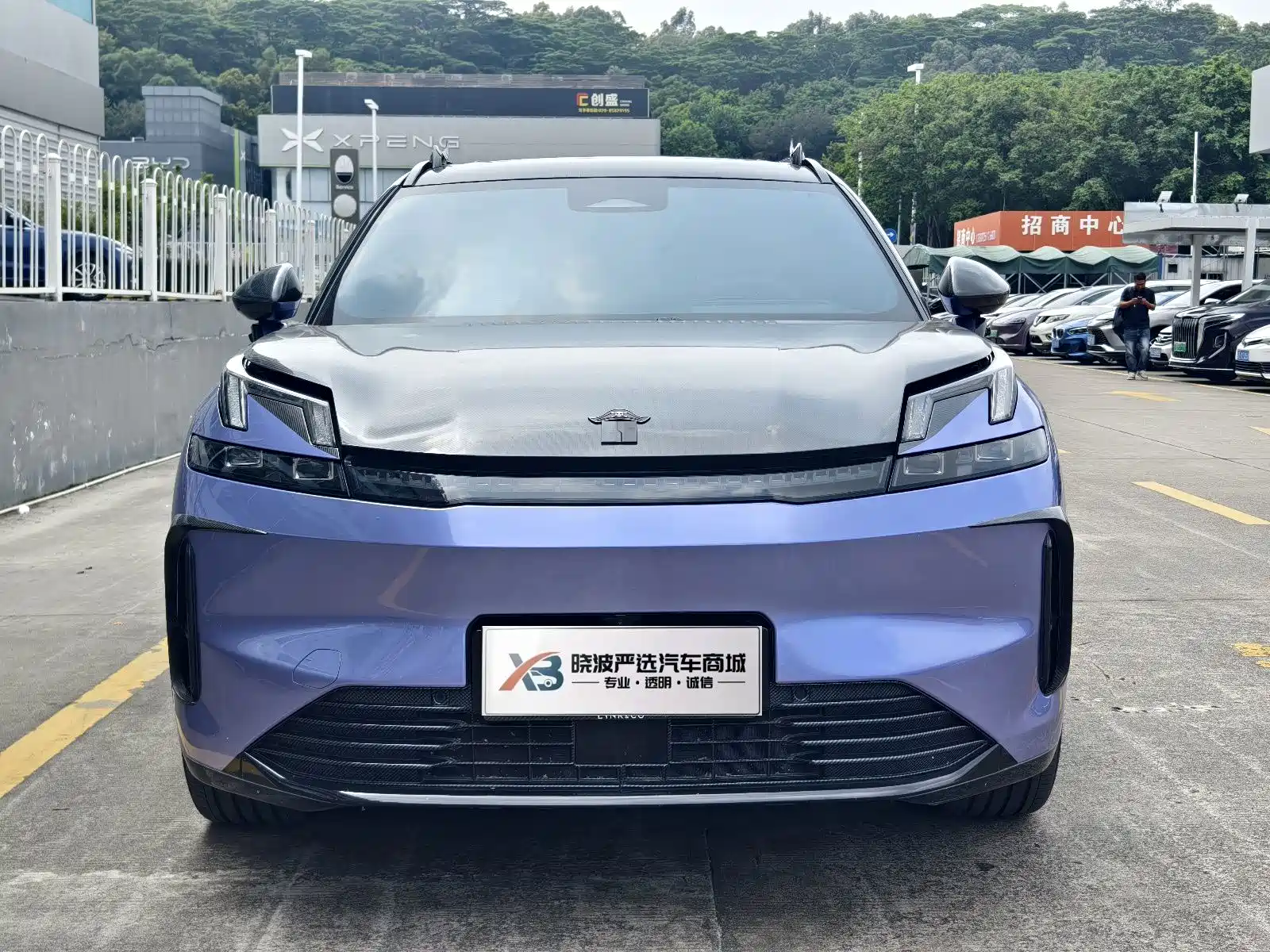 Фото 2 - Lynk & Co 08 EM-P
