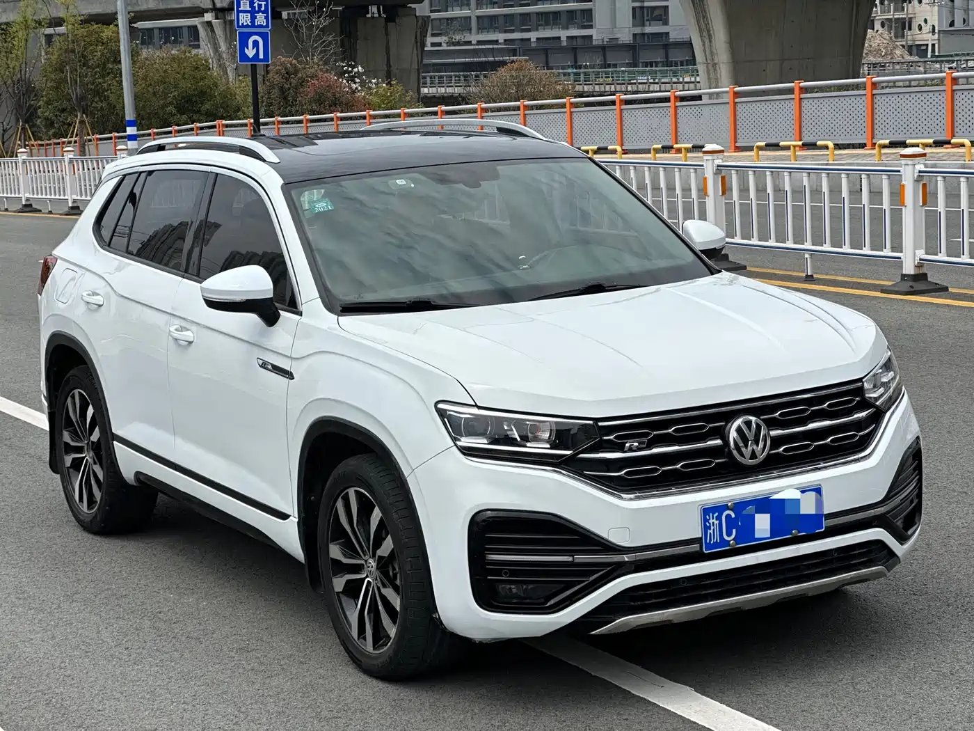 Volkswagen Tayron 2019 380TSI 4WD R-Line China VI фото 3