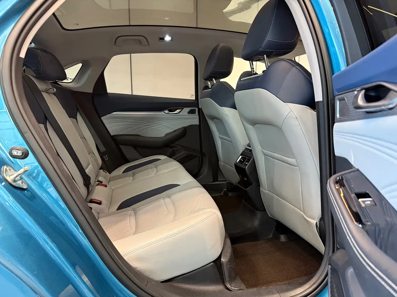 Фото 9 - Geely Preface