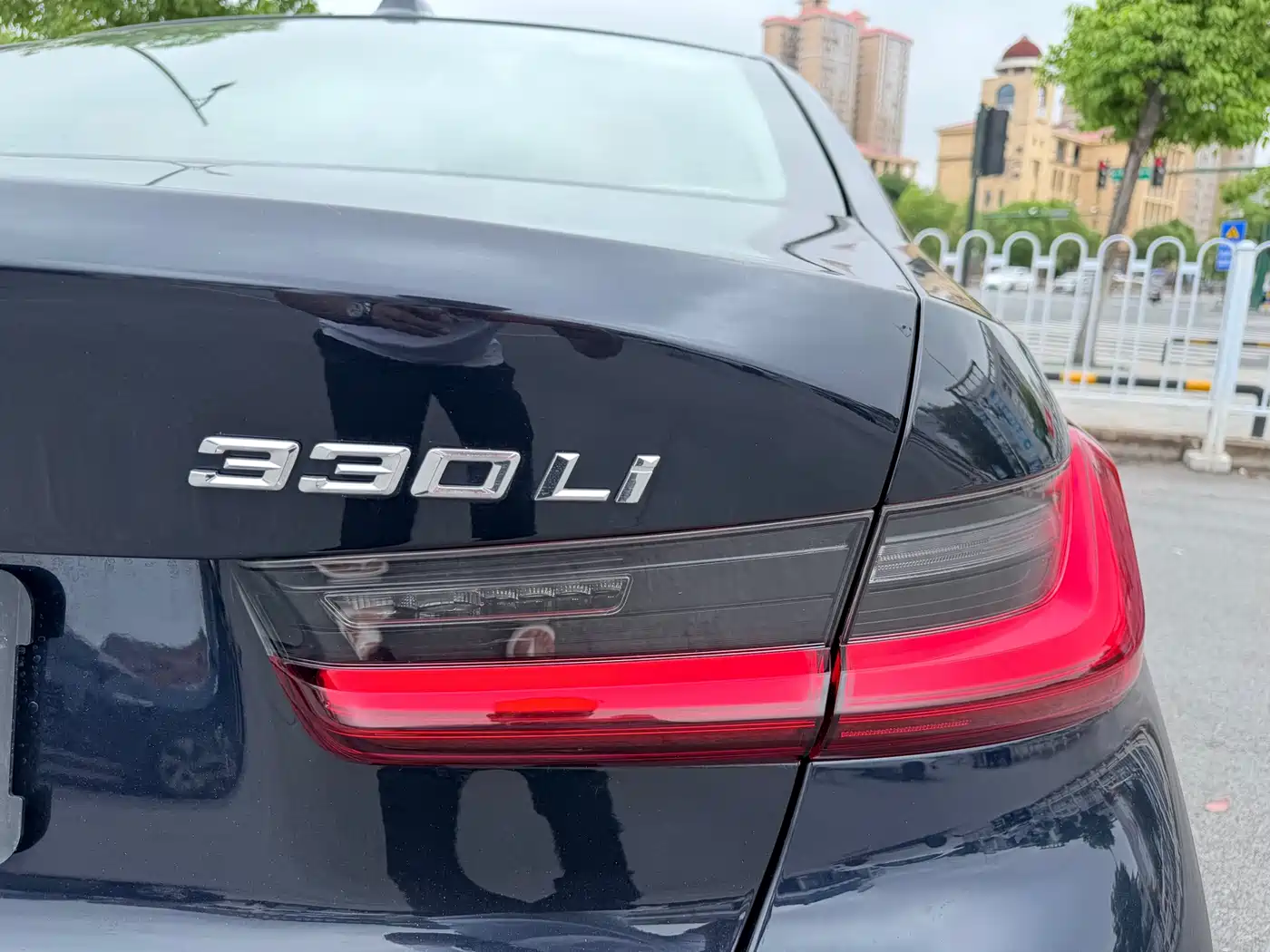 BMW 3 Series 2025 330Li M Sport Night Edition фото 14