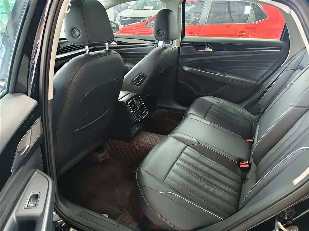 Volkswagen Passat 2023 330TSI Elite Edition фото 15