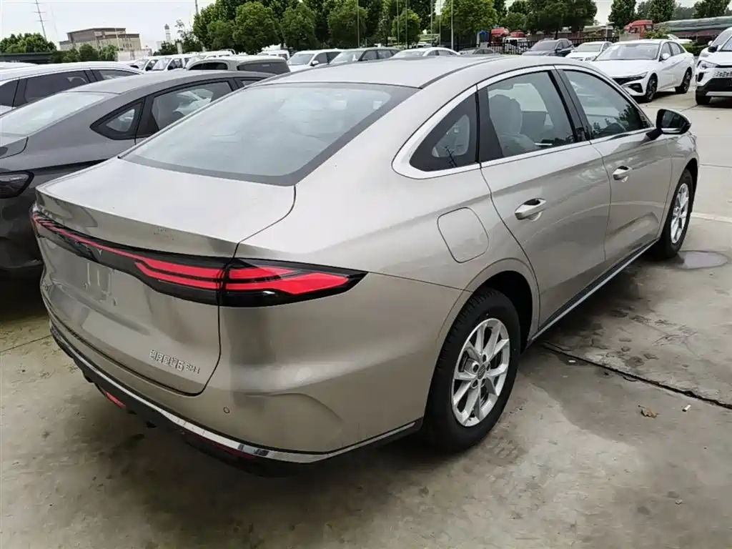 Geely Galaxy Galaxy Stellar 6 2025 125km Long Voyage Edition фото 7