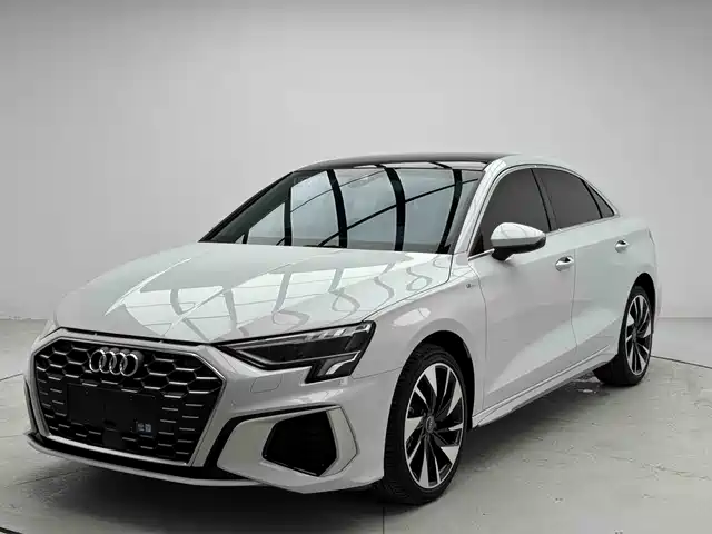 Audi A3 A3L Limousine 35 TFSI, Стиль Спорт