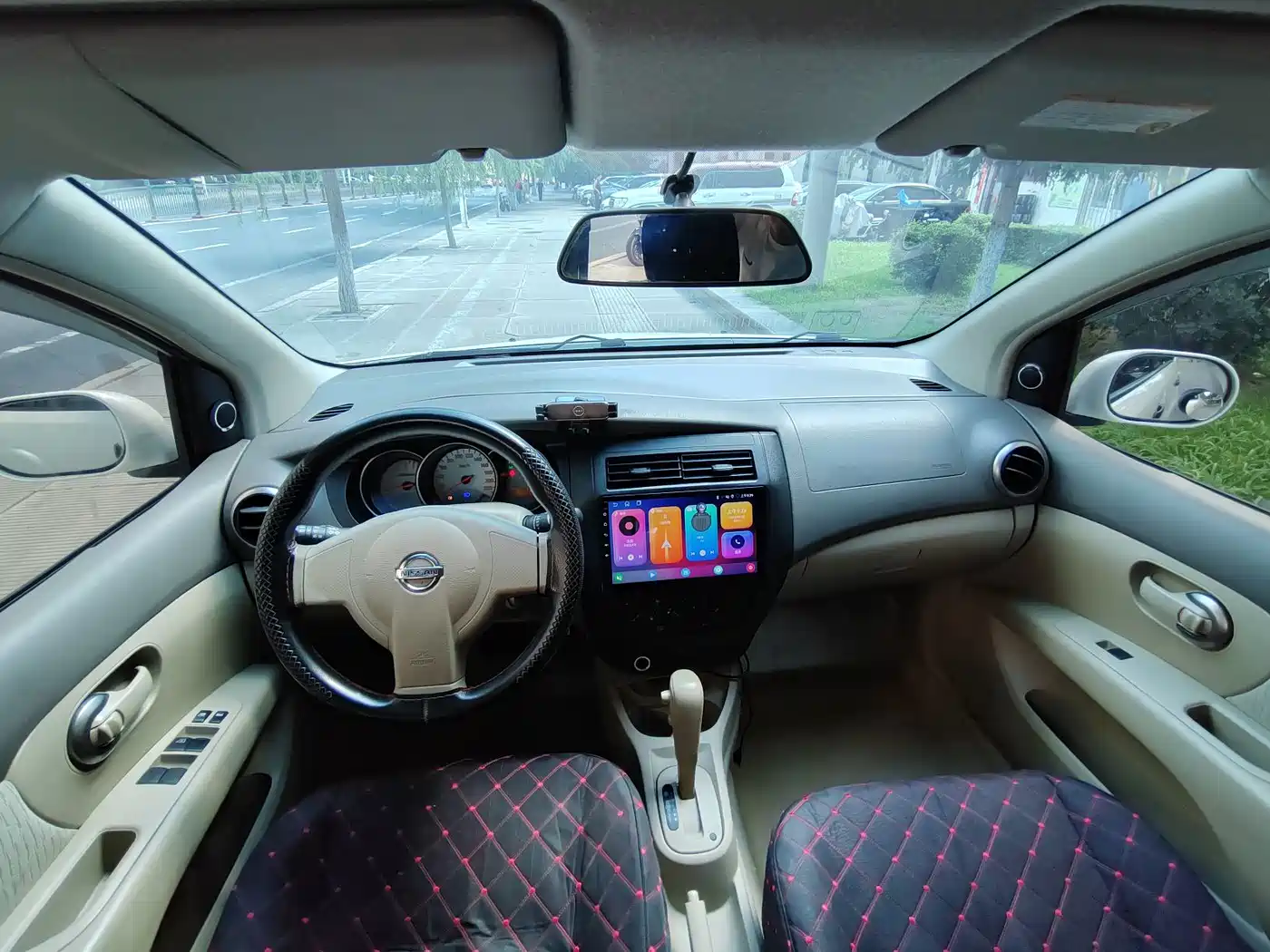 Nissan Livina 2013 2013 Sporty 1.6XV CVT Luxury