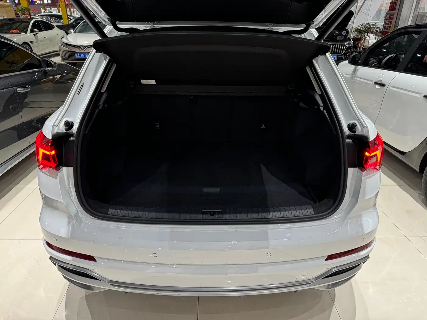 Audi Q3 2023 35 TFSI Fashion Dynamic Model (1.5T) фото 16