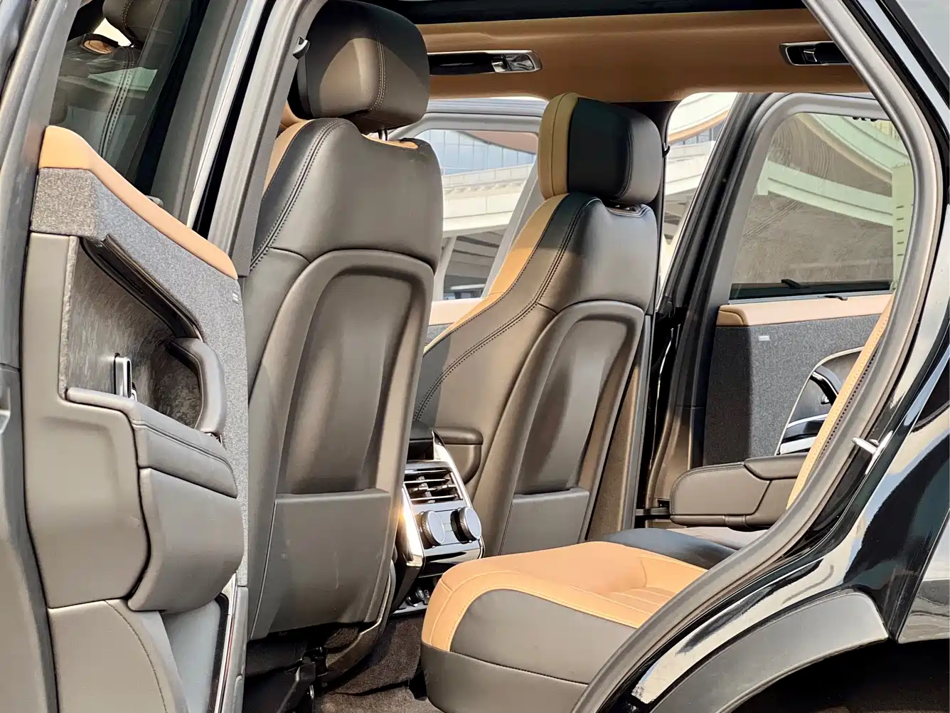 Land Rover Range Rover Sport 2024 400PS Exemplary Edition фото 5