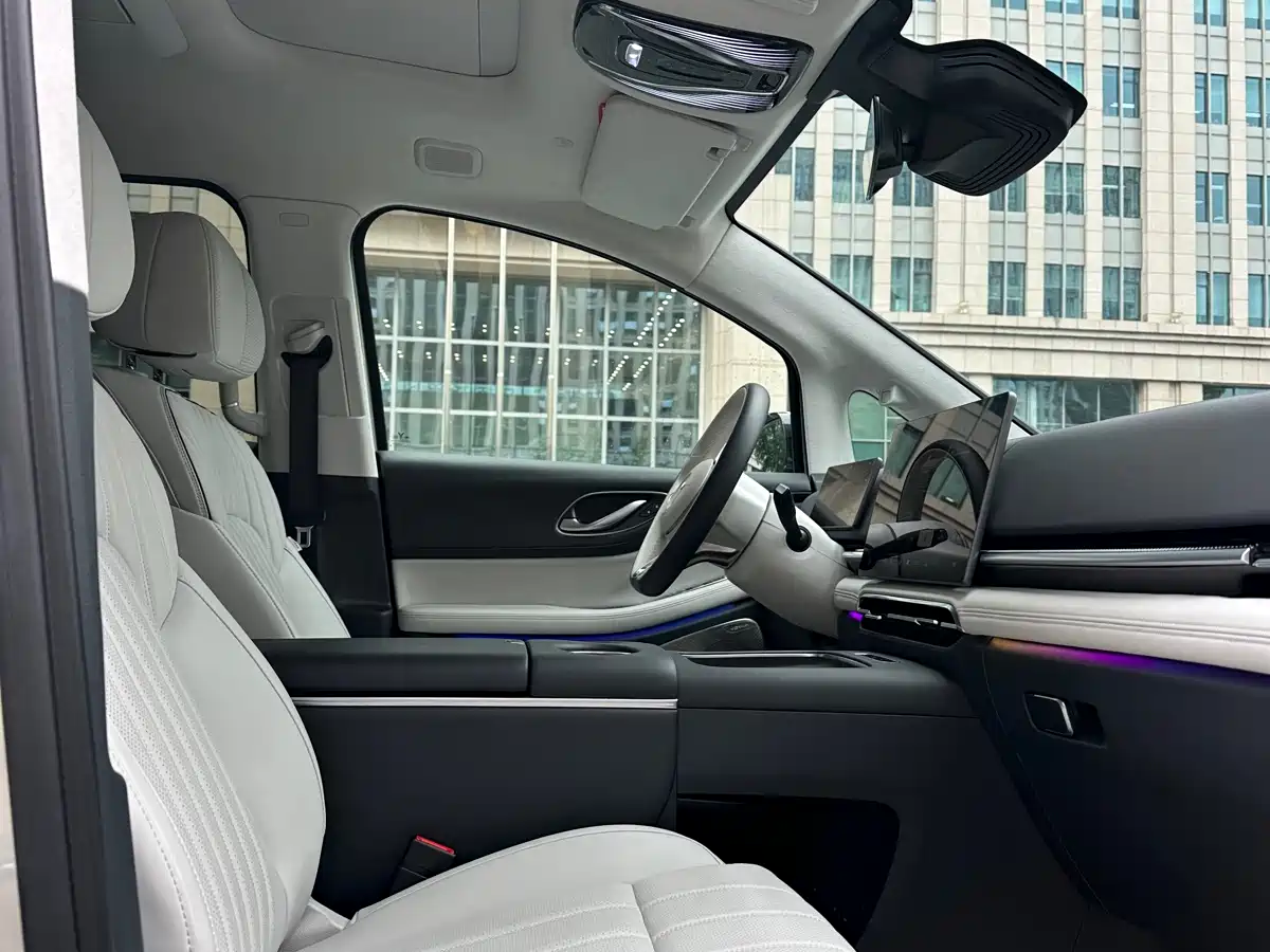 Voyah Auto Voyah Dreamer 2025 PHEV AWD Flagship Qian Kun Edition фото 7