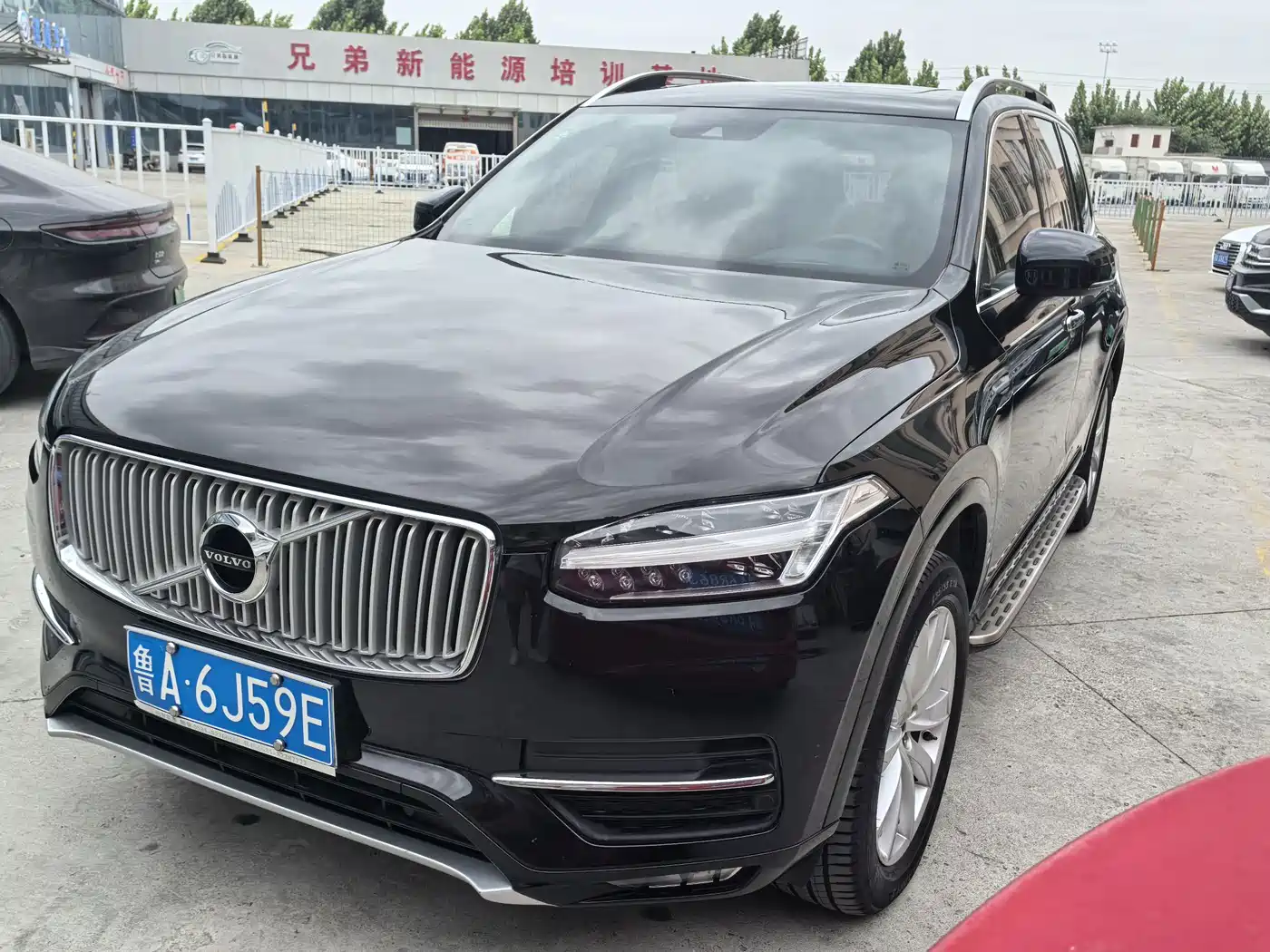 Фото 1 - Volvo XC90