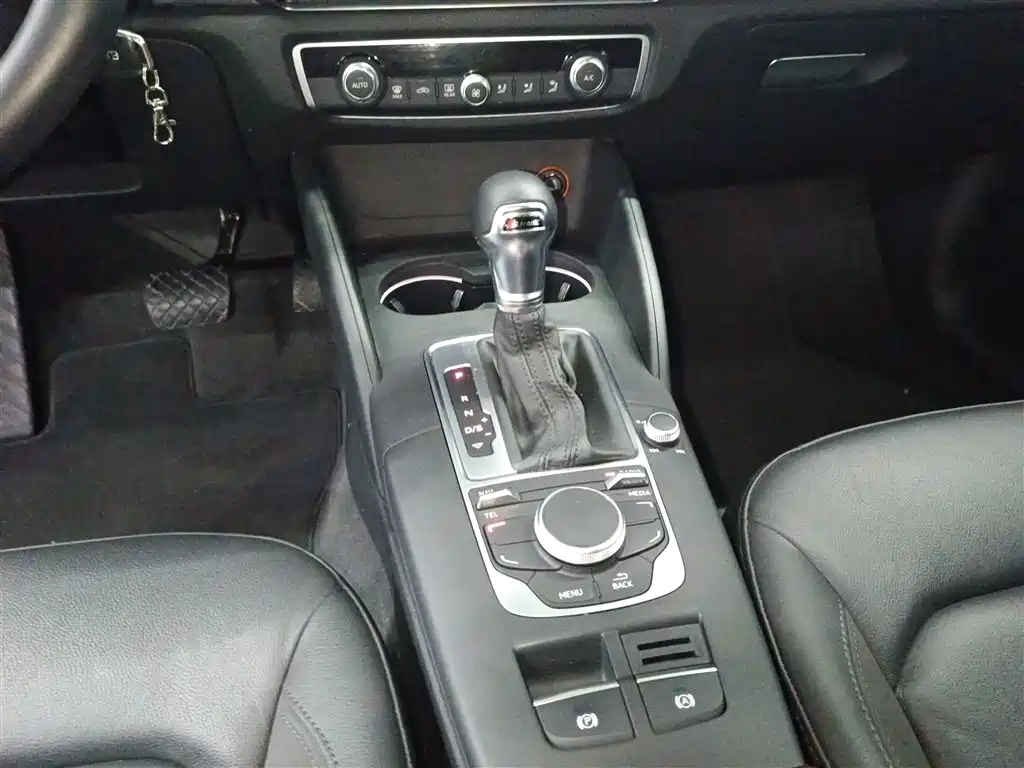 Audi A3 2016 Sportback 35 TFSI Style фото 14