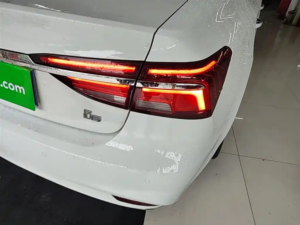 Roewe i6 2020 2020 PLUS 1.6L CVT 4G Connected Glory Flagship Edition