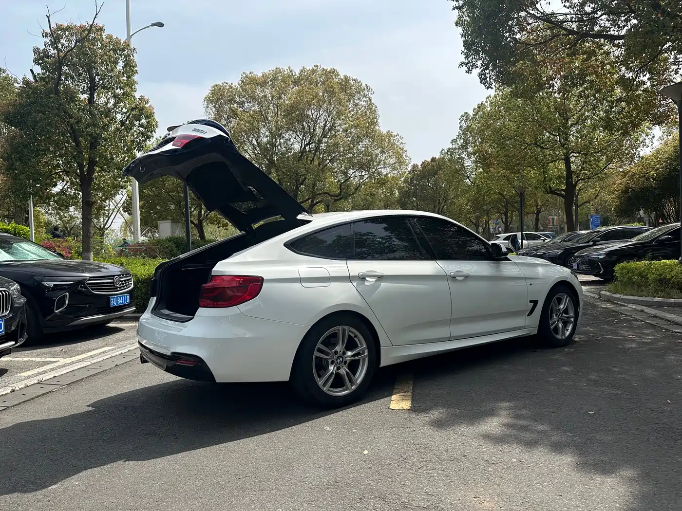 BMW 3 Series GT 2019 320i M Sport Model фото 15