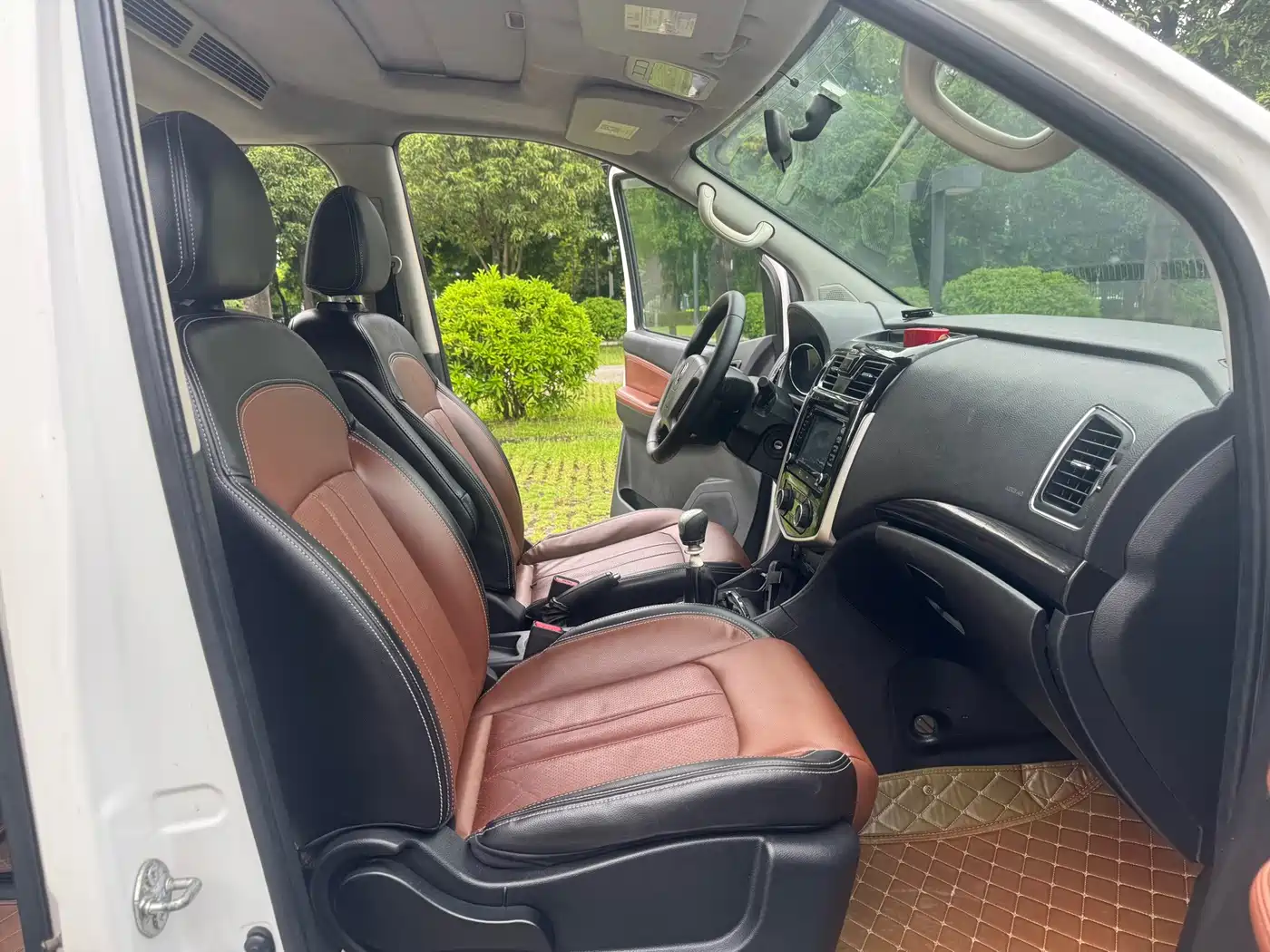 Dongfeng Fengxing Fengxing F600 2017 2016 F600L 1.5T Premium