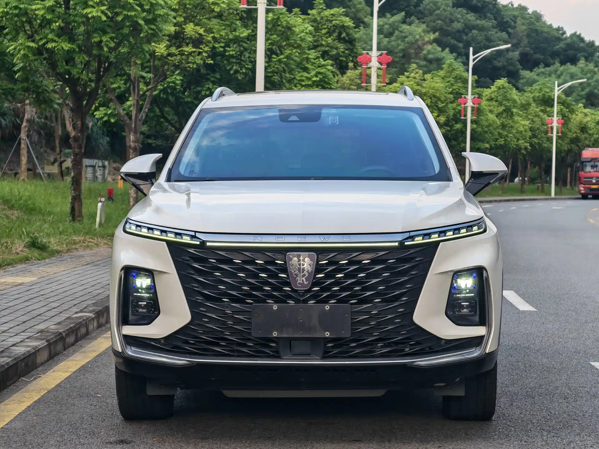 Фото 2 - Roewe RX5 eMAX