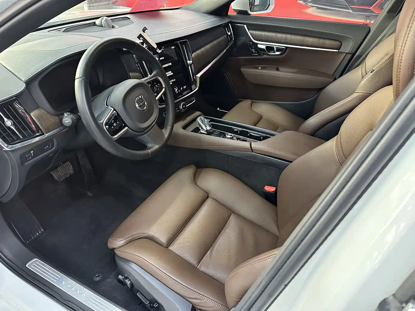 VOLVO S90