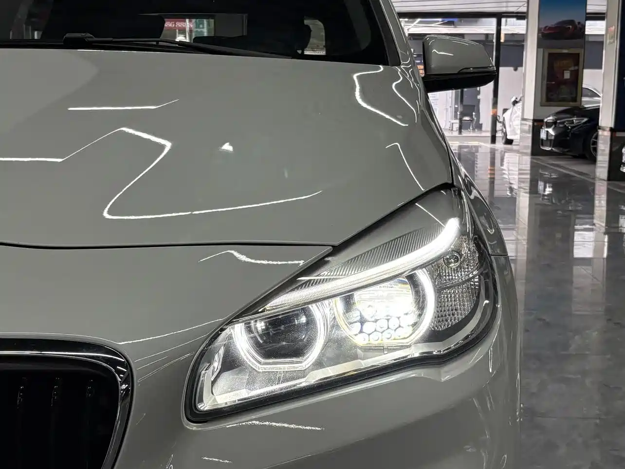 BMW 2 Series Touring 2016 218i Sport Design Package фото 5