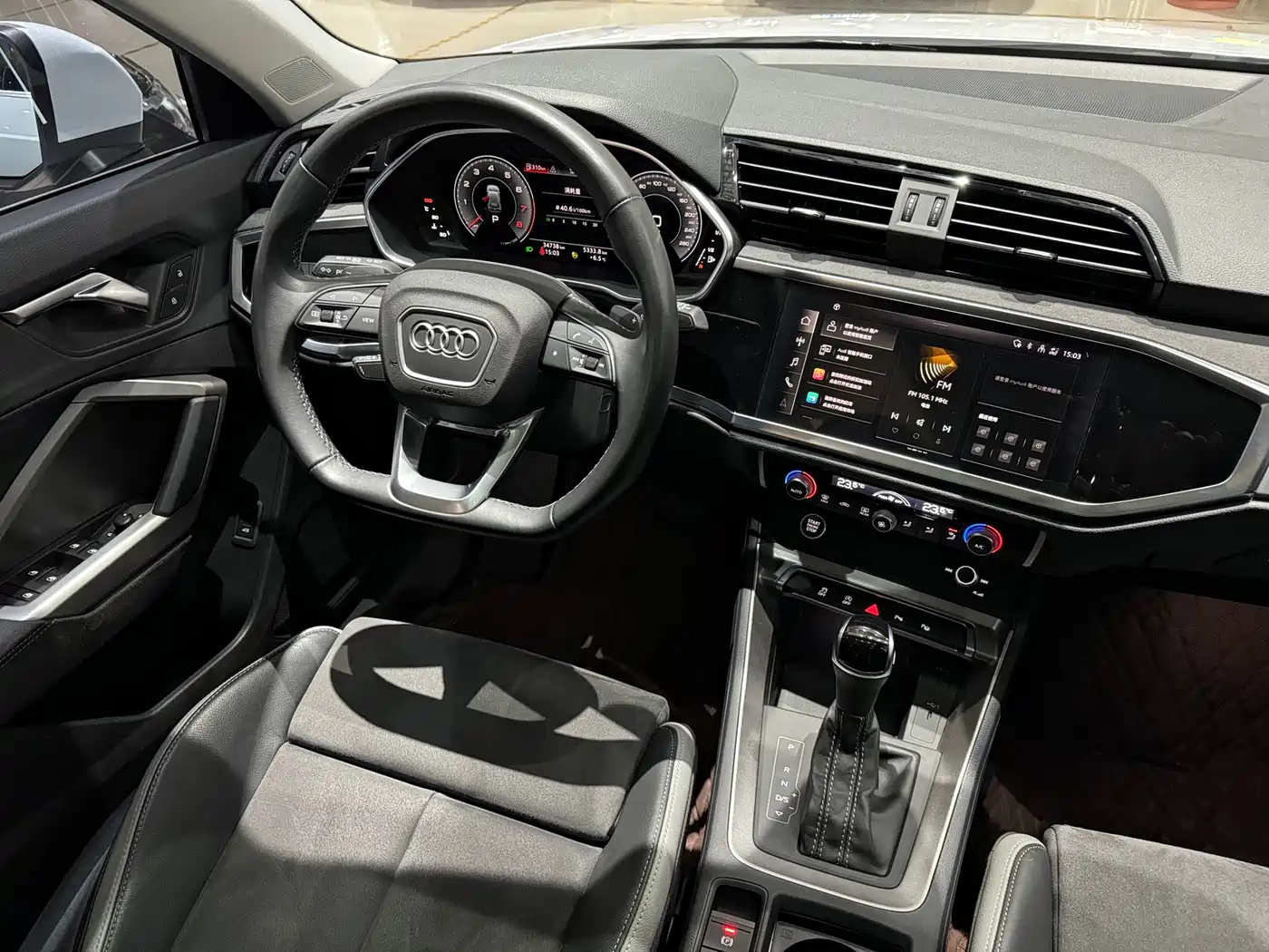 Audi Q3 2023 35 TFSI Fashion Dynamic Model (1.5T) фото 7
