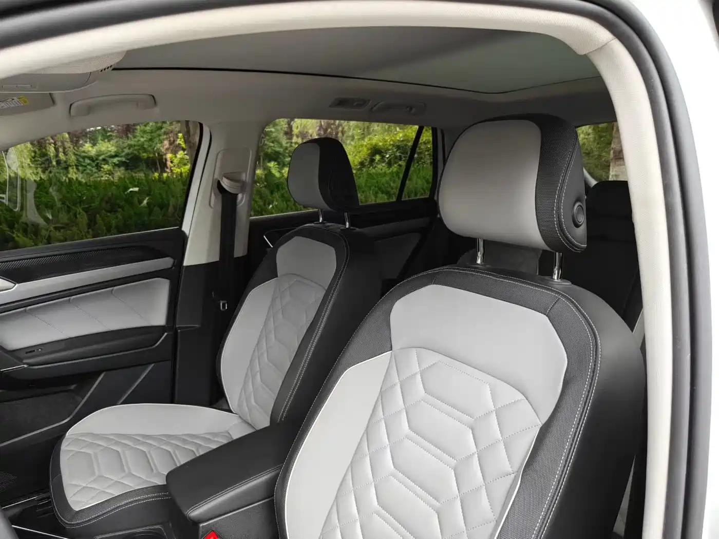 Volkswagen Tayron 2023 330TSI 2WD Luxury Plus Advanced Edition фото 6