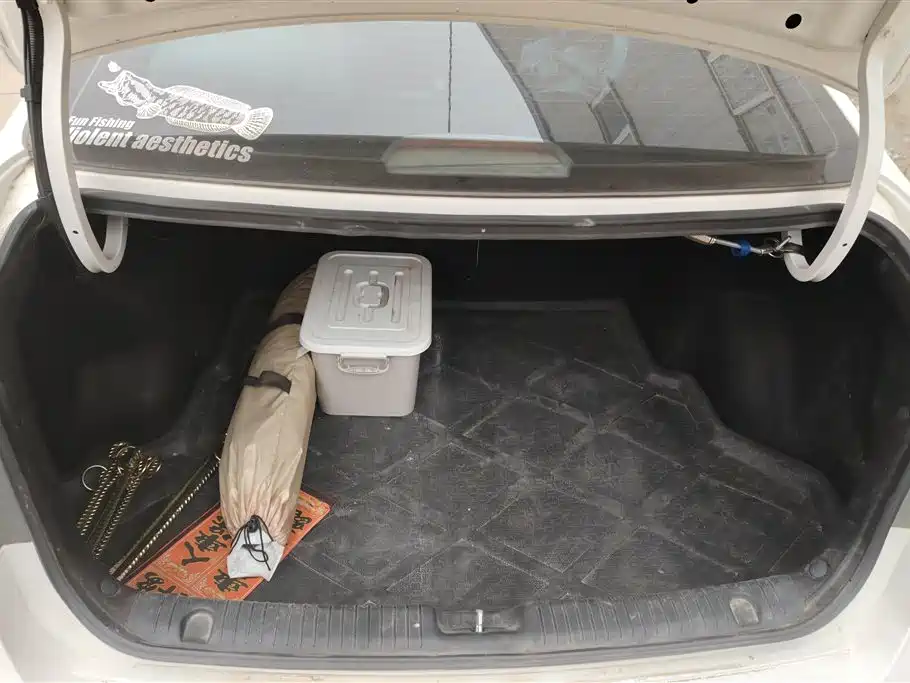 Kia K2 2012 Sedan 1.4L MT TOP Commemorative Edition фото 4