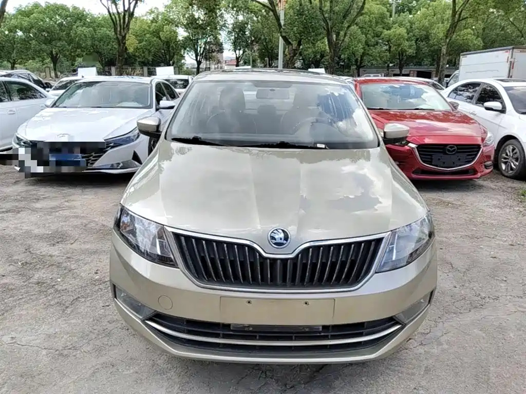 Škoda Rapid 2018 1.6L Automatic Comfort Edition фото 3