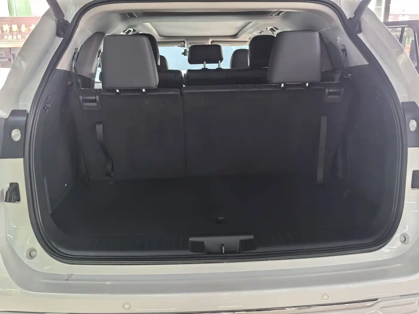 Toyota Highlander 2024 2.5L Smart Hybrid 4WD Premium 7-seater фото 12