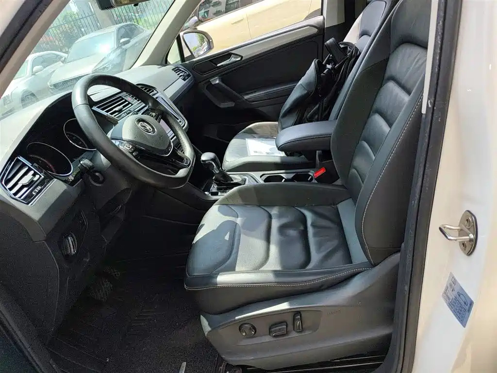 Volkswagen Tiguan L 2019 330TSI Auto 2WD Panorama Comfort Edition China V фото 15