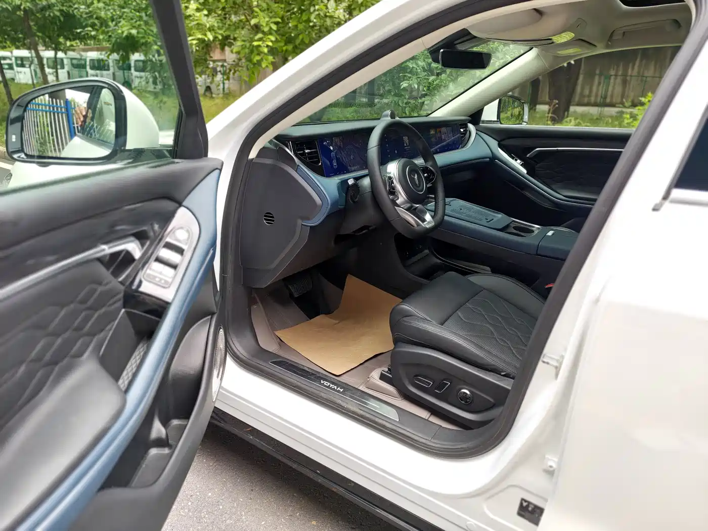Voyah Auto VOYAH FREE 2024 Ultra Long Range Intelligent Driving Edition фото 7