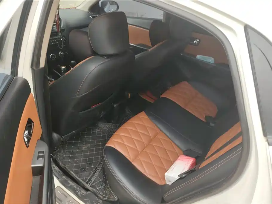 Kia K2 2012 Sedan 1.4L MT TOP Commemorative Edition фото 11