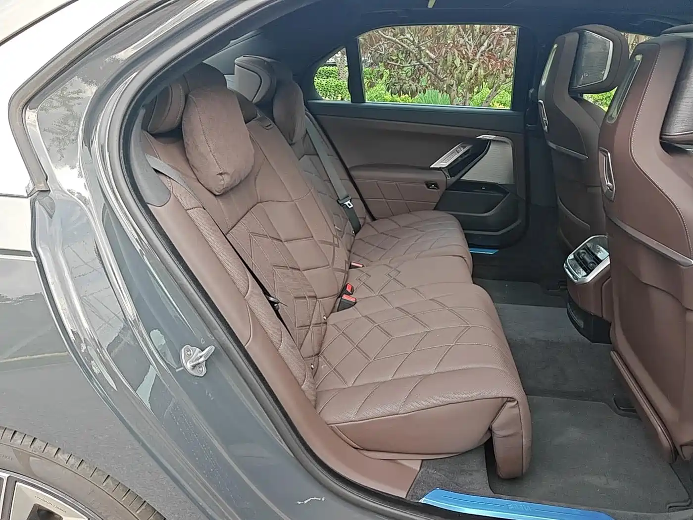 BMW 7 Series 2023 Model 740Li Premium Luxury Package фото 10